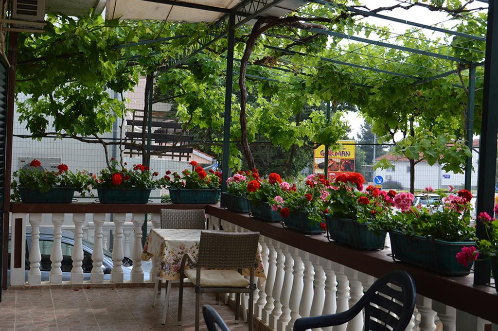Apartments "Ruza" Водице Екстериор снимка